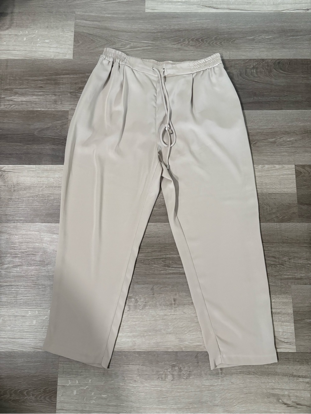 Zara Women’s Drawstring Pleated Trousers - Light Beige